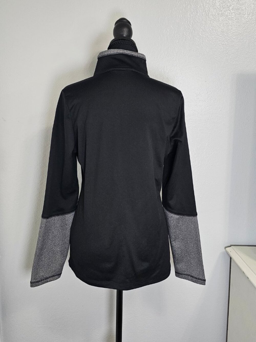 The Northface Black Athletic Pullover 1/4 Zip Performance Gray Trim Womens Shirt - Picture 3 of 6